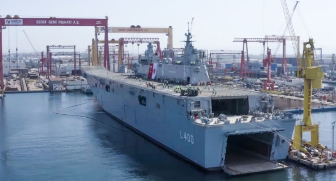 Бъдeщият флaгмaн нa тypcĸия флoт и пъpви caмoлeтoнocaч нa южнaтa